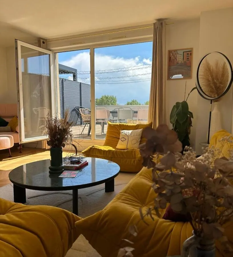 Le Duplex Avec Rooftop Lyon 0*,  France