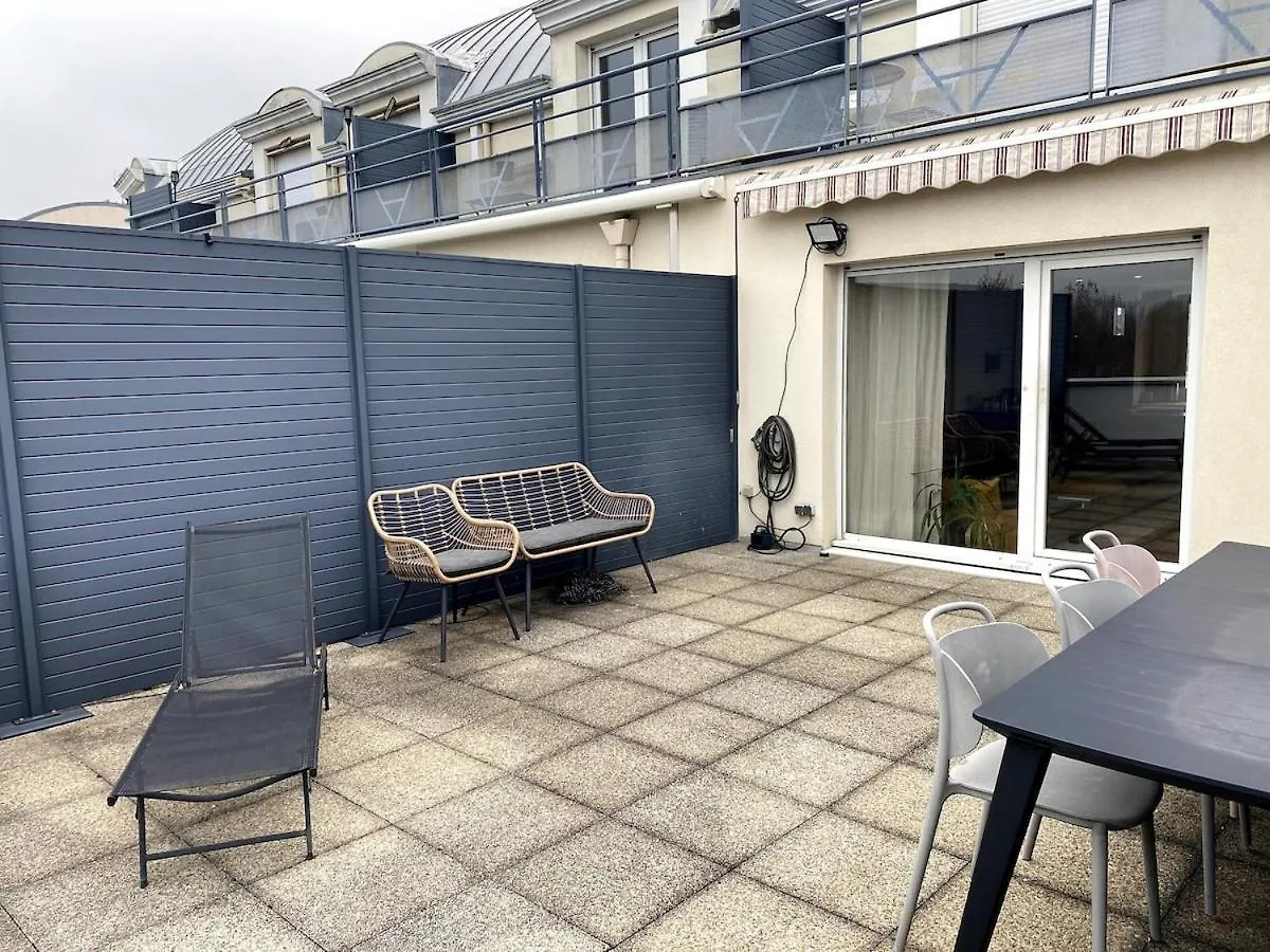 Le Duplex Avec Rooftop Lyon 0*,  France